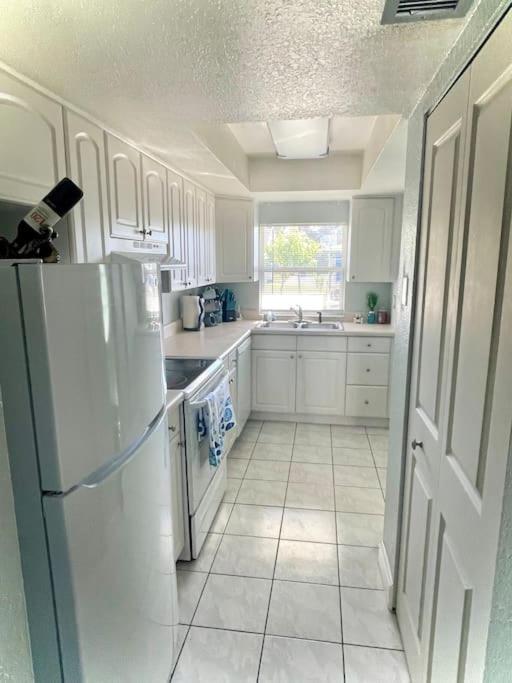Sparkling 2Bed 1Bath Beach Home - Unit 214 Cocoa Beach Eksteriør billede